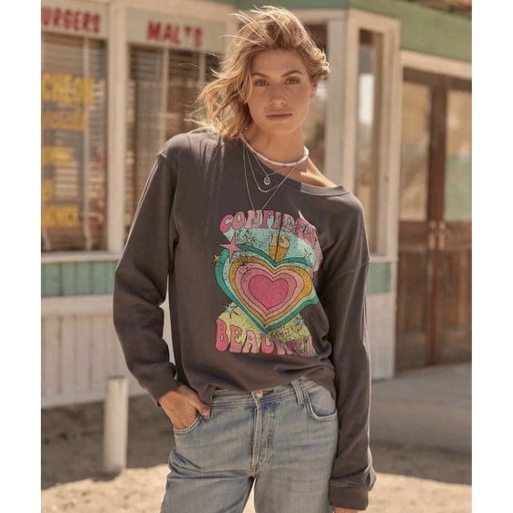 Confidence is Beautiful Graphic Sweatshirt Charcoal Gray Small retro syle